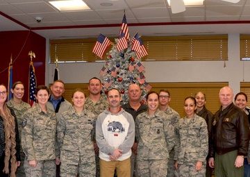 ‘Santa’s’ in uniform grant veteran's wishes