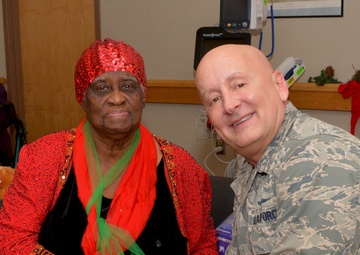 ‘Santa’s’ in uniform grant veteran’s wishes