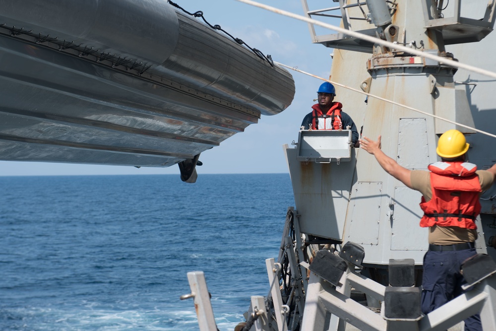 DVIDS - Images - USS Chung-Hoon conducts small boat operations [Image 4 ...