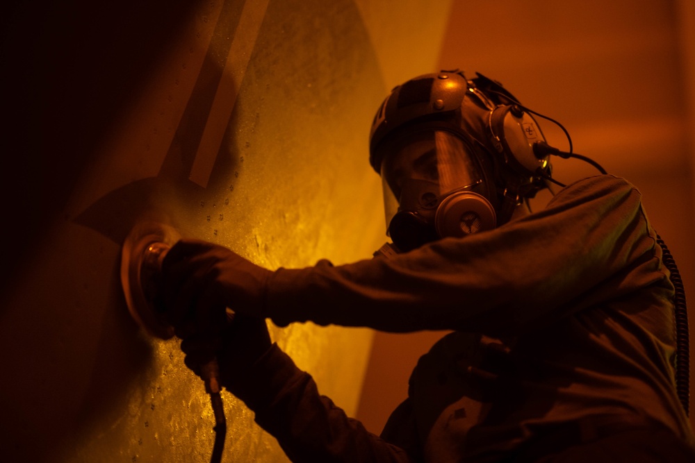 Aviation maintenance aboard USS John C. Stennis