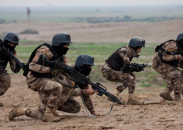 Iraqi CTS Students Engage in Exercise before Graduation