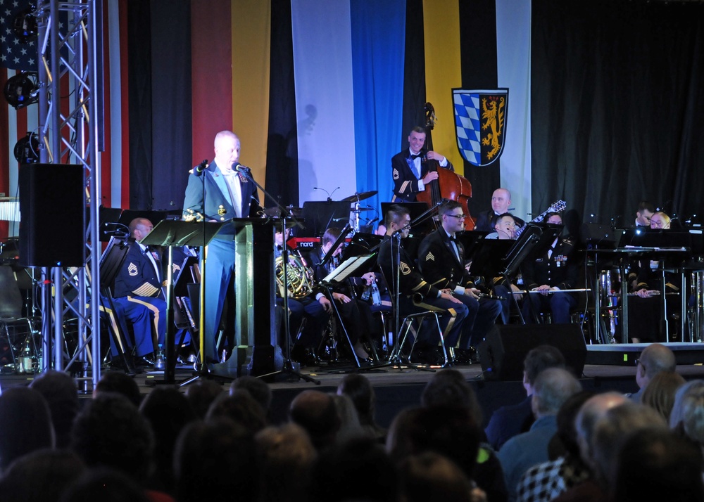 USAREUR Band &amp; Chorus Celebrate the 2018 Holiday Season with Grafenwoehr Community