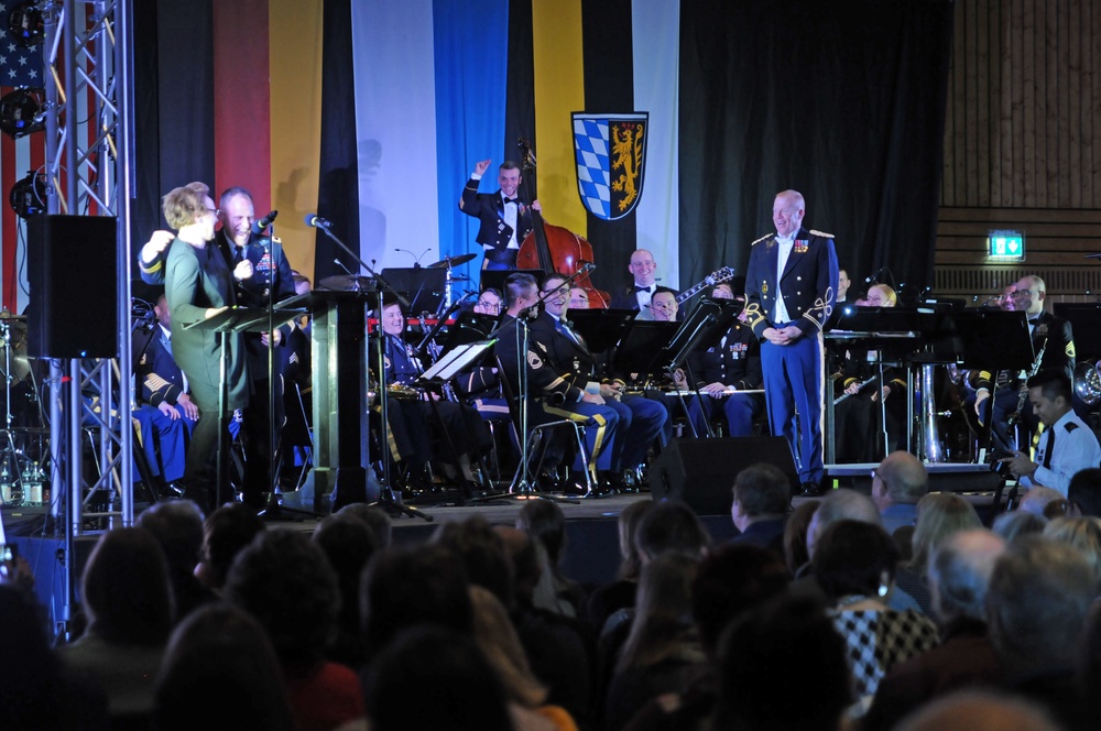USAREUR Band &amp; Chorus Celebrate the 2018 Holiday Season with Grafenwoehr Community