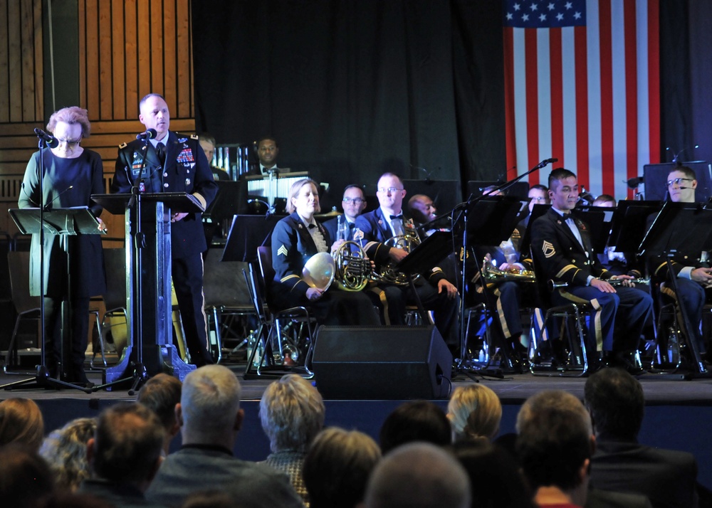 USAREUR Band &amp; Chorus Celebrate the 2018 Holiday Season with Grafenwoehr Community