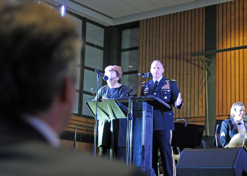 USAREUR Band &amp; Chorus Celebrate the 2018 Holiday Season with Grafenwoehr Community