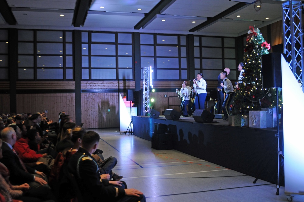 USAREUR Band &amp; Chorus Celebrate the 2018 Holiday Season with Grafenwoehr Community