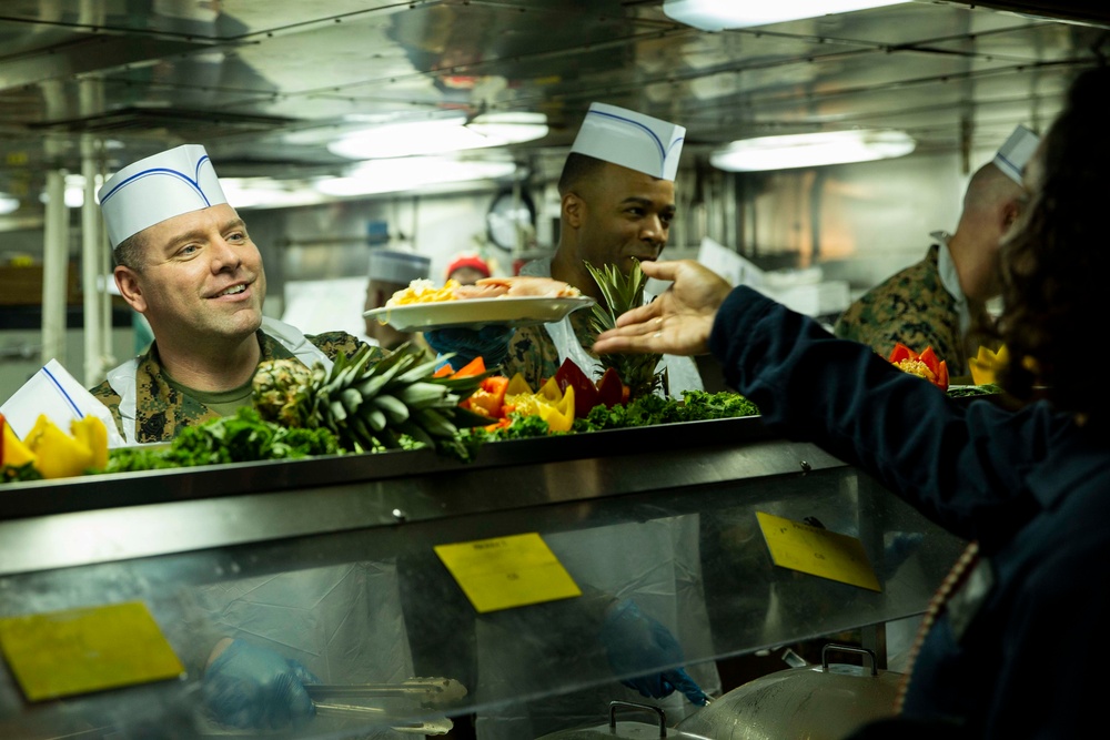 22nd MEU command serves Christmas dinner