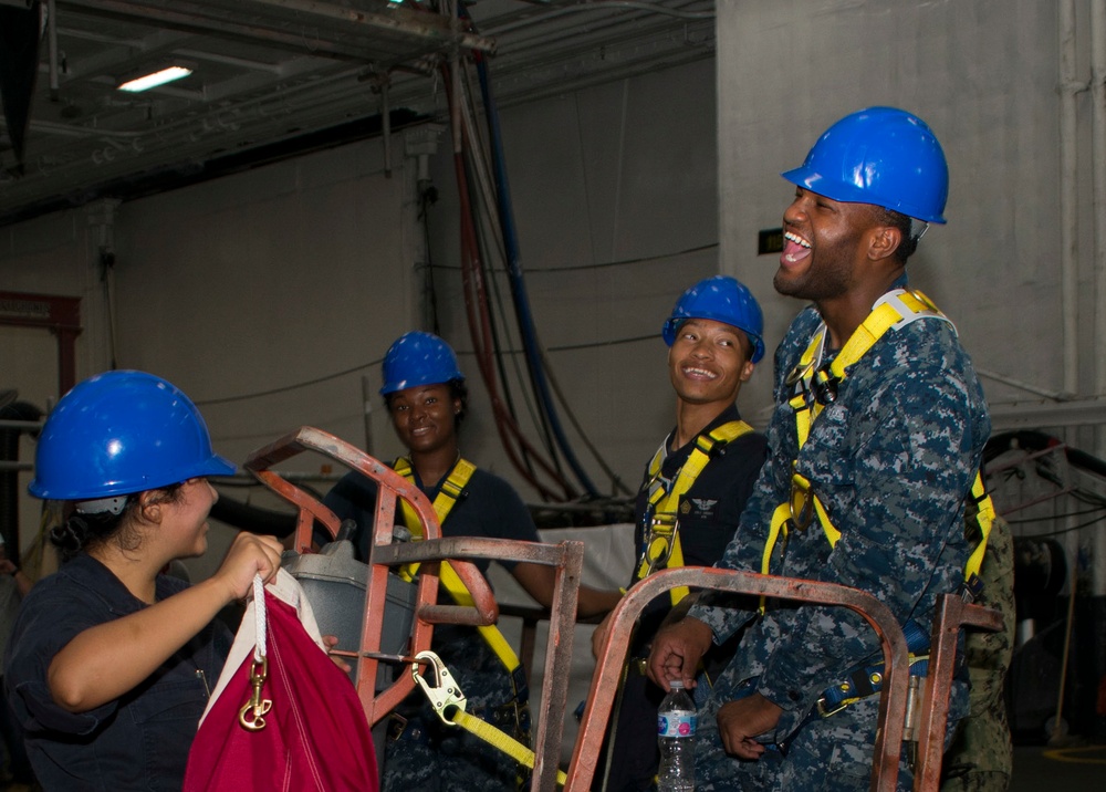 USS Dwight D. Eisenhower (CVN 69)