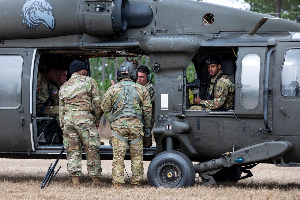 Army Reserve Combat Camera Soldiers Produce Army's First Hip Hop Video