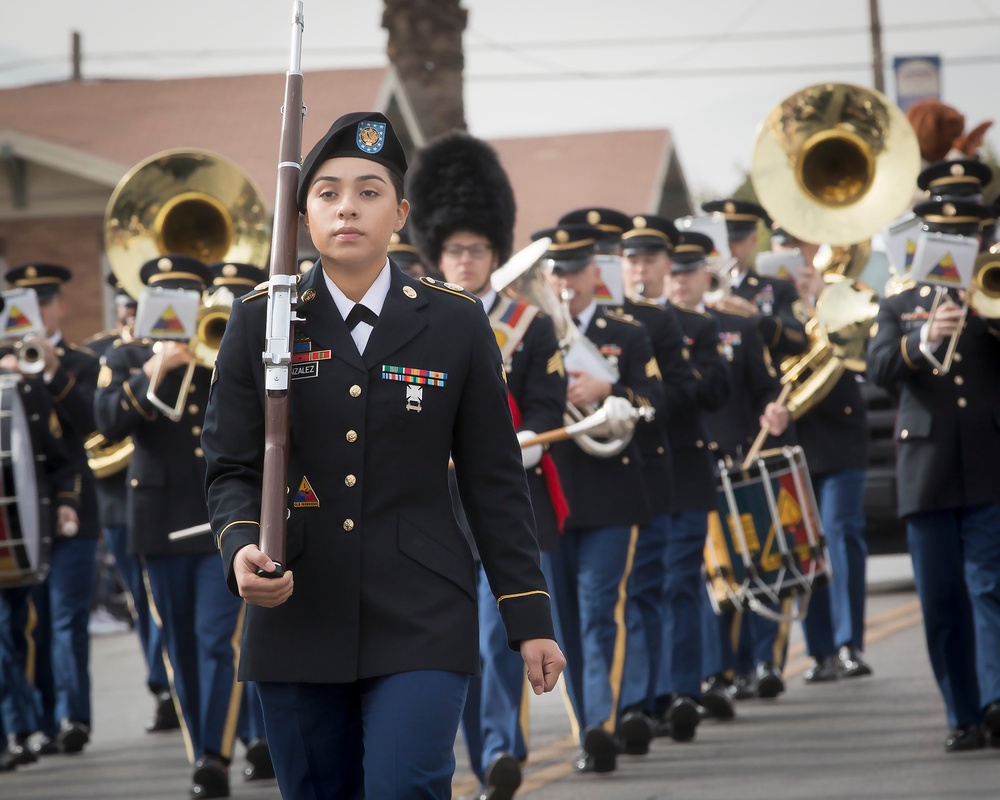1st AD, Fort Bliss participate in 2018 FLFCU Sun bowl Parade