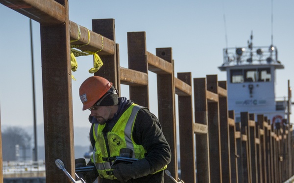 Protecting our infrastructure - winter maintenance at Lock and Dam 5