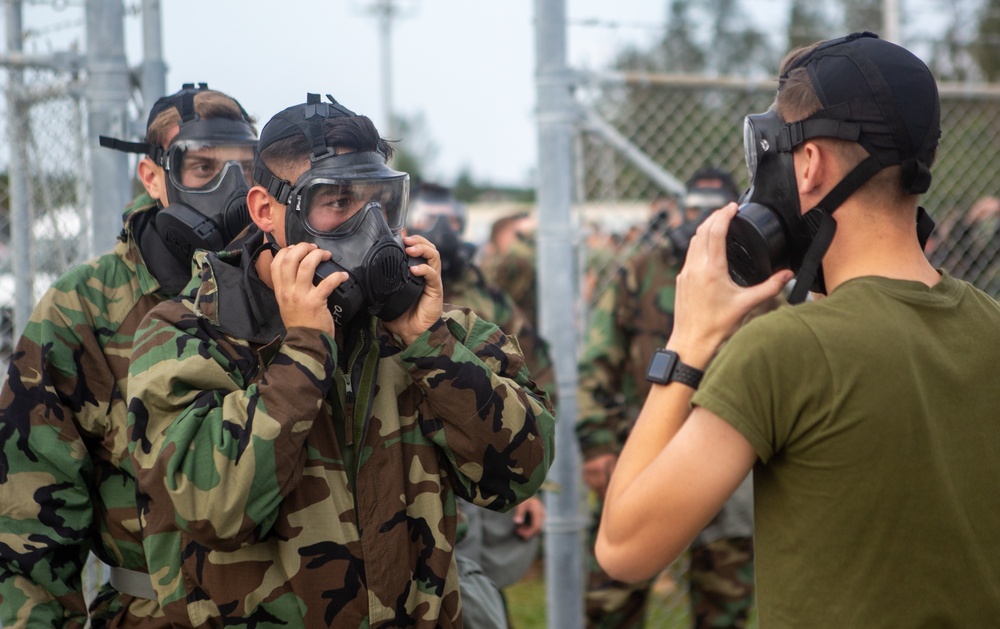 Marines break the seal, receive gas chamber qualification