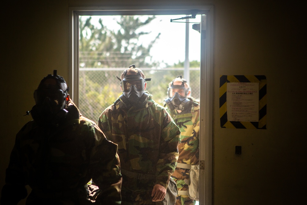 Marines break the seal, receive gas chamber qualification