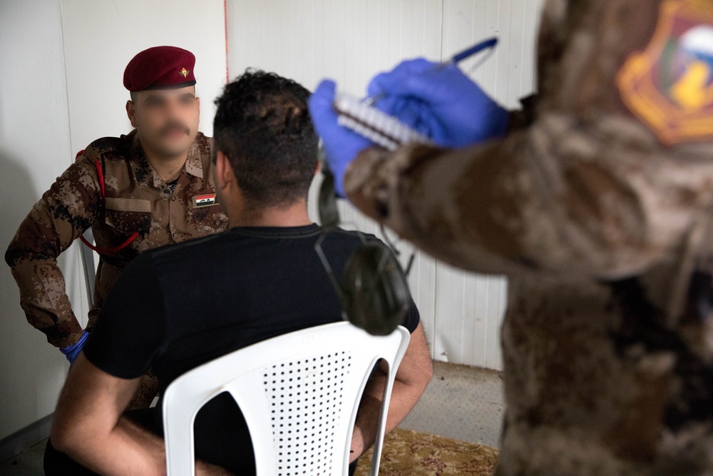 Iraqi intelligence soldiers receive advanced training, new equipment