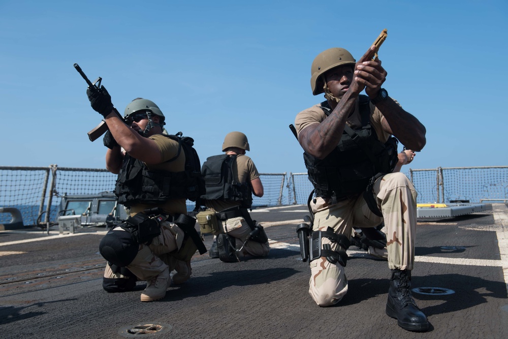 USS Chung-Hoon, US Army and US Coast Guard conduct VBSS training