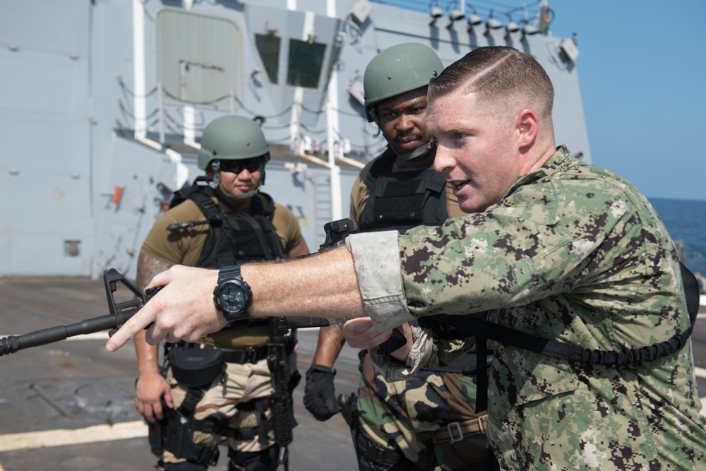 USS Chung-Hoon, US Army and US Coast Guard conduct VBSS training