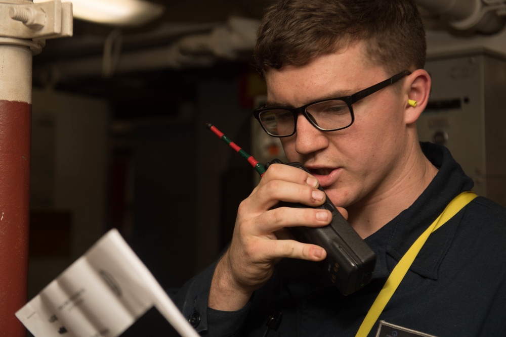 USS Chung-Hoon Sailors conduct damage control training