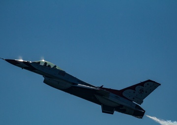 Military performers dazzle at Great Pacific Airshow