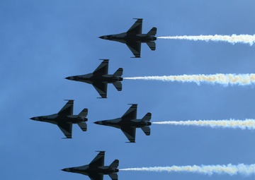Military performers dazzle at Great Pacific Airshow