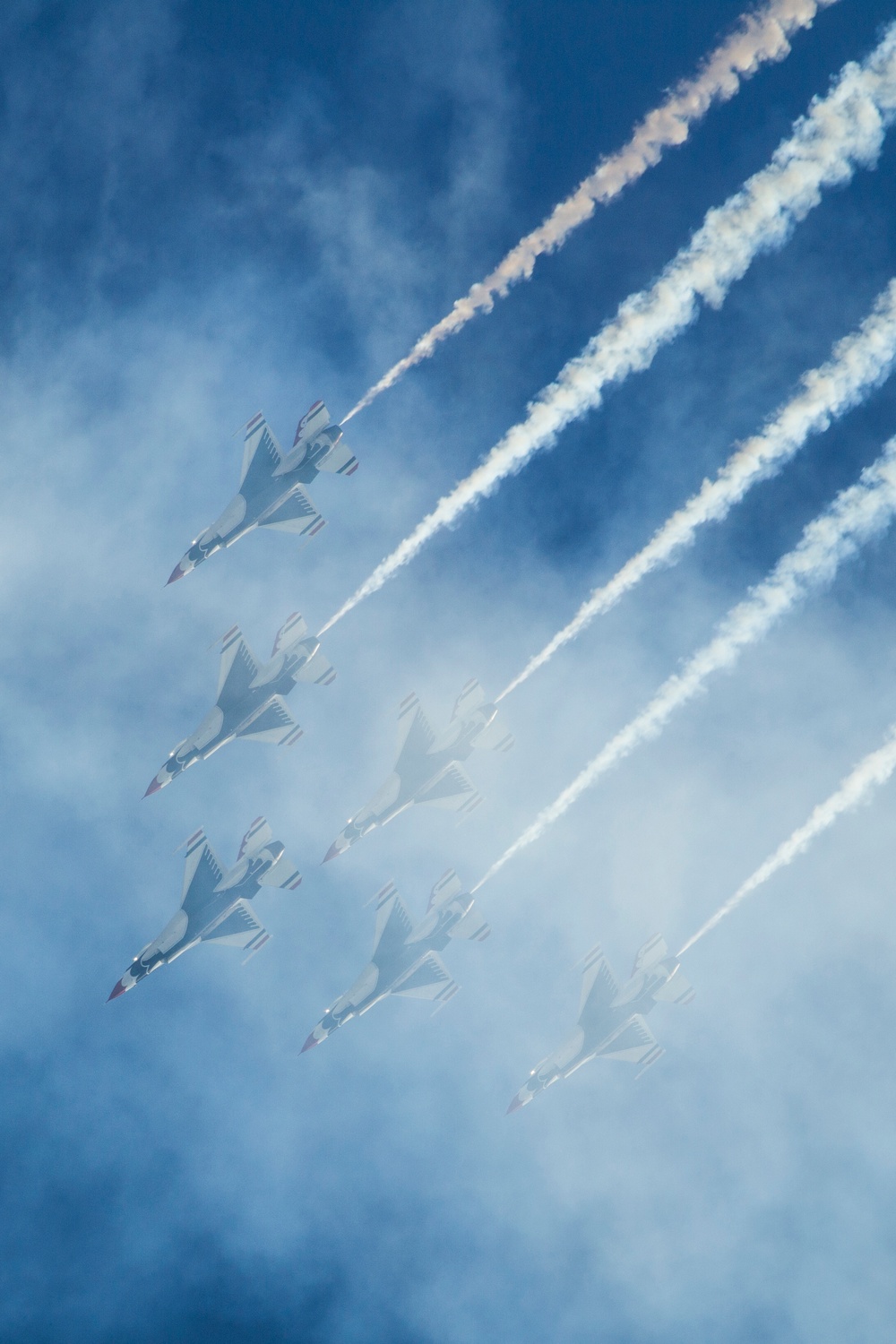 Military performers dazzle at Great Pacific Airshow