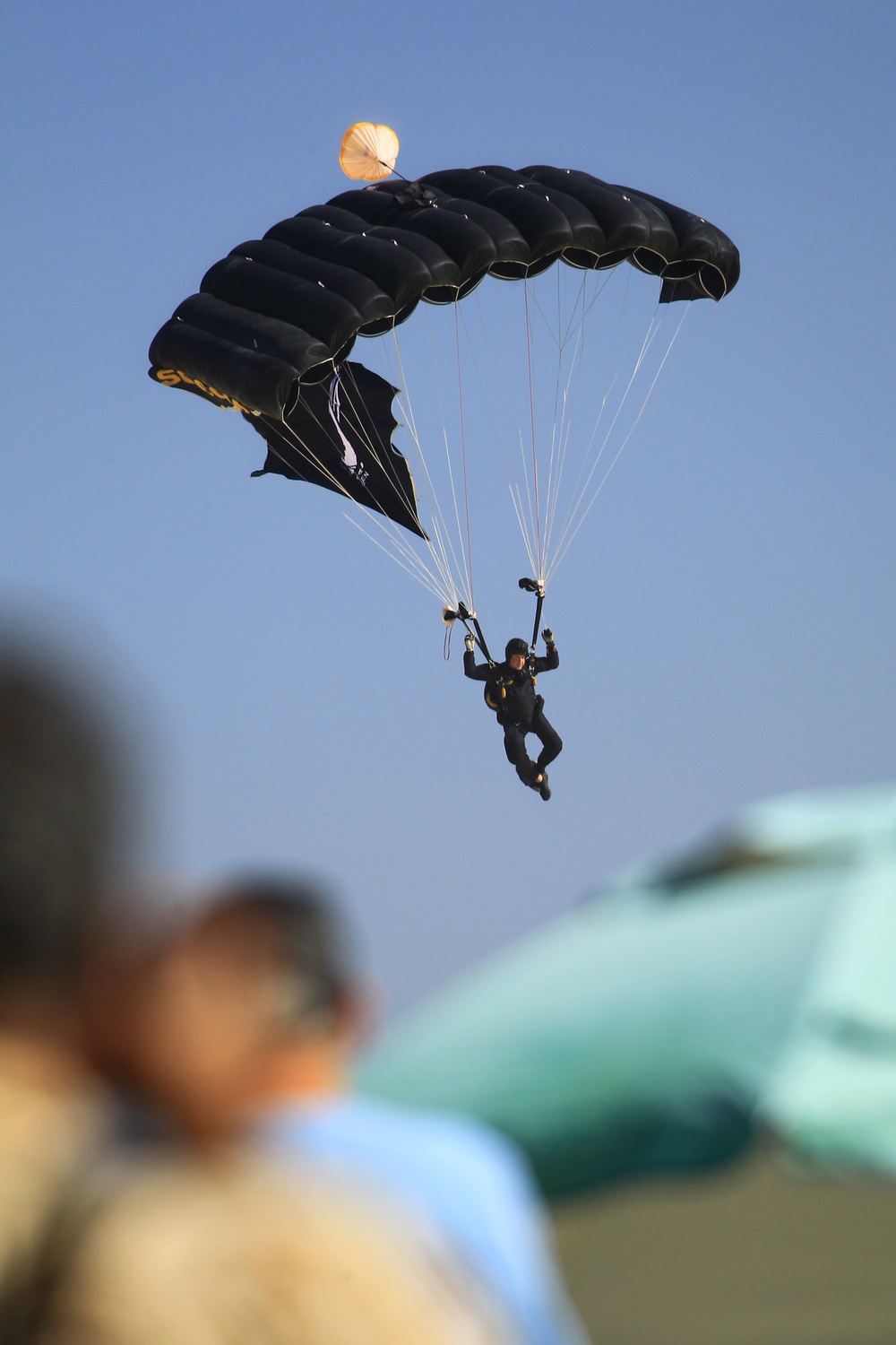 DVIDS - Images - Cal Guard flies SOCOM Para-Commandos [Image 2 of 12]