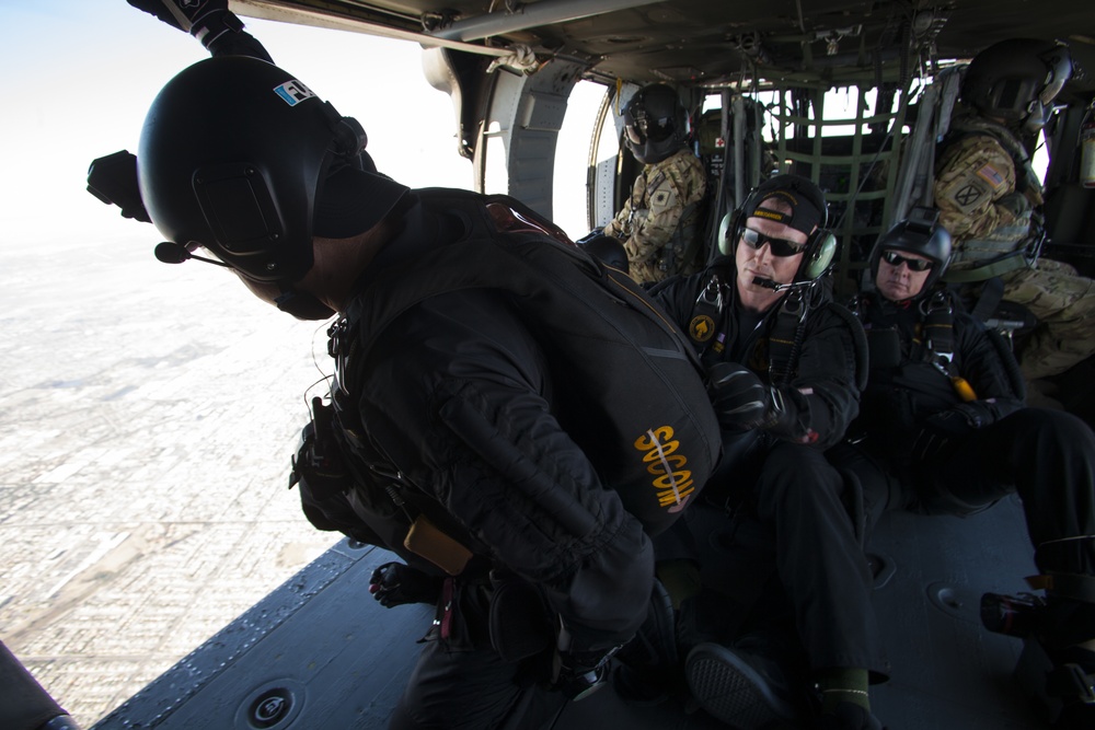 Cal Guard flies SOCOM Para-Commandos