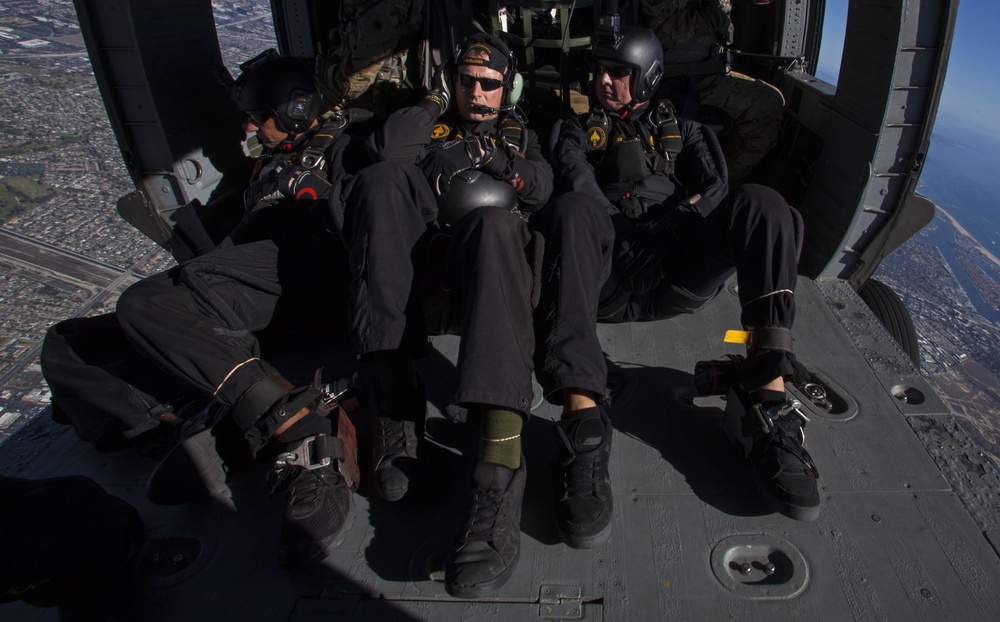 Cal Guard flies SOCOM Para-Commandos