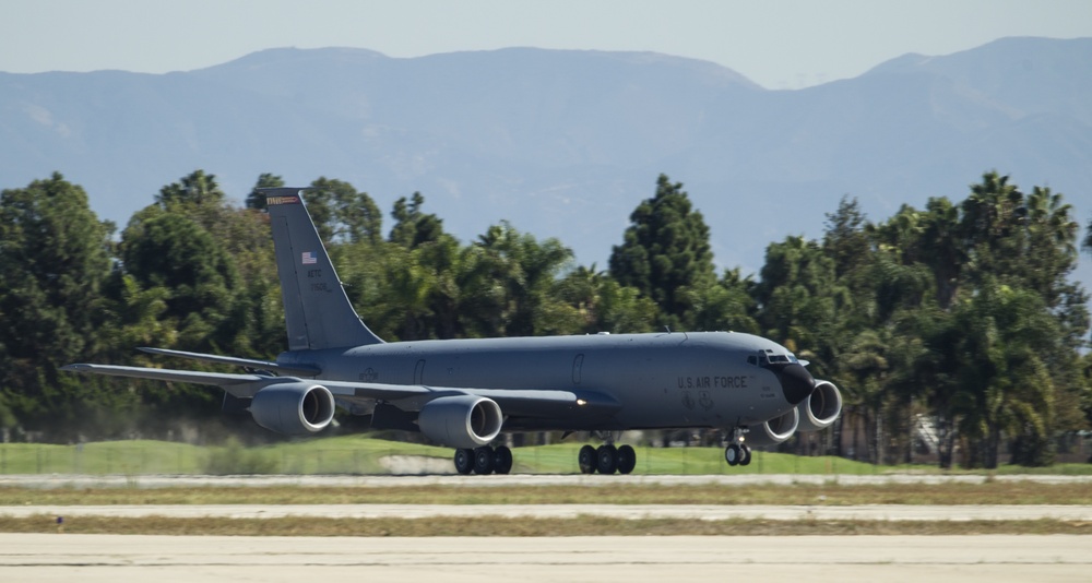 Los Alamitos Army Airfield supports Great Pacific Airshow