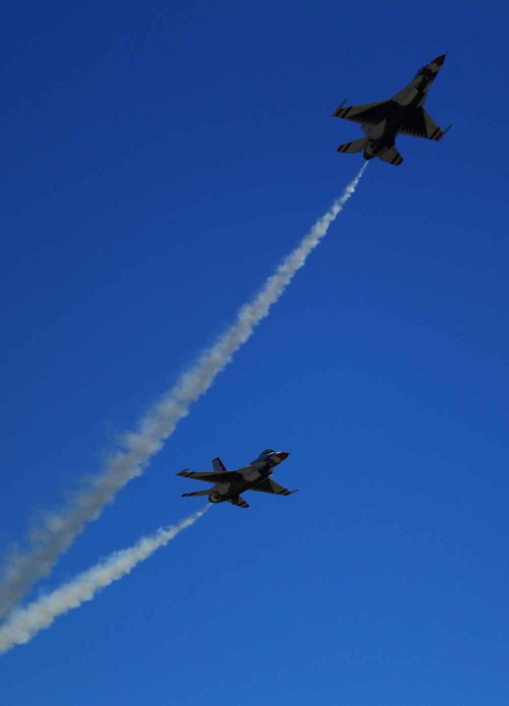 Los Alamitos Army Airfield supports Great Pacific Airshow