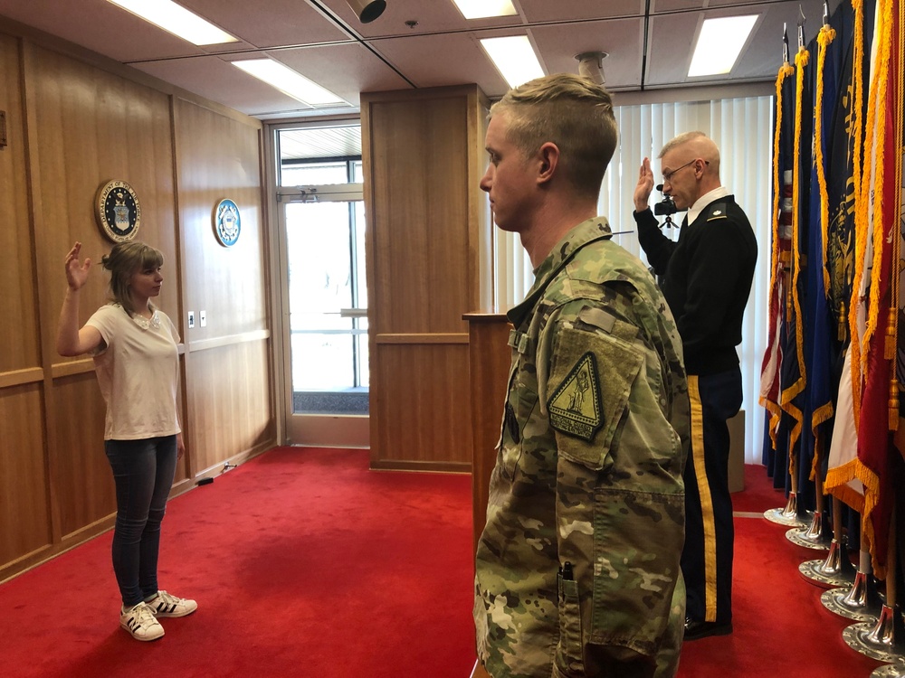 Keeping it in the family: Recruiting and Retention commander enlists daughter into Idaho Army National Guard