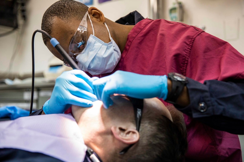 Time for a quick cleaning at sea