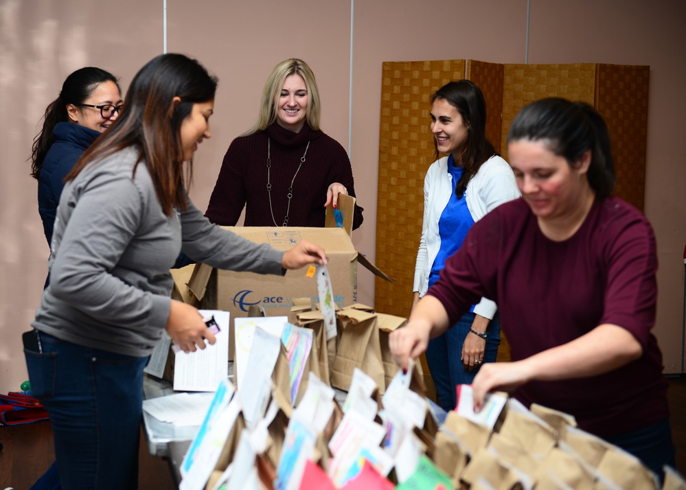 Spouses of Aviano group hosts cookie drive