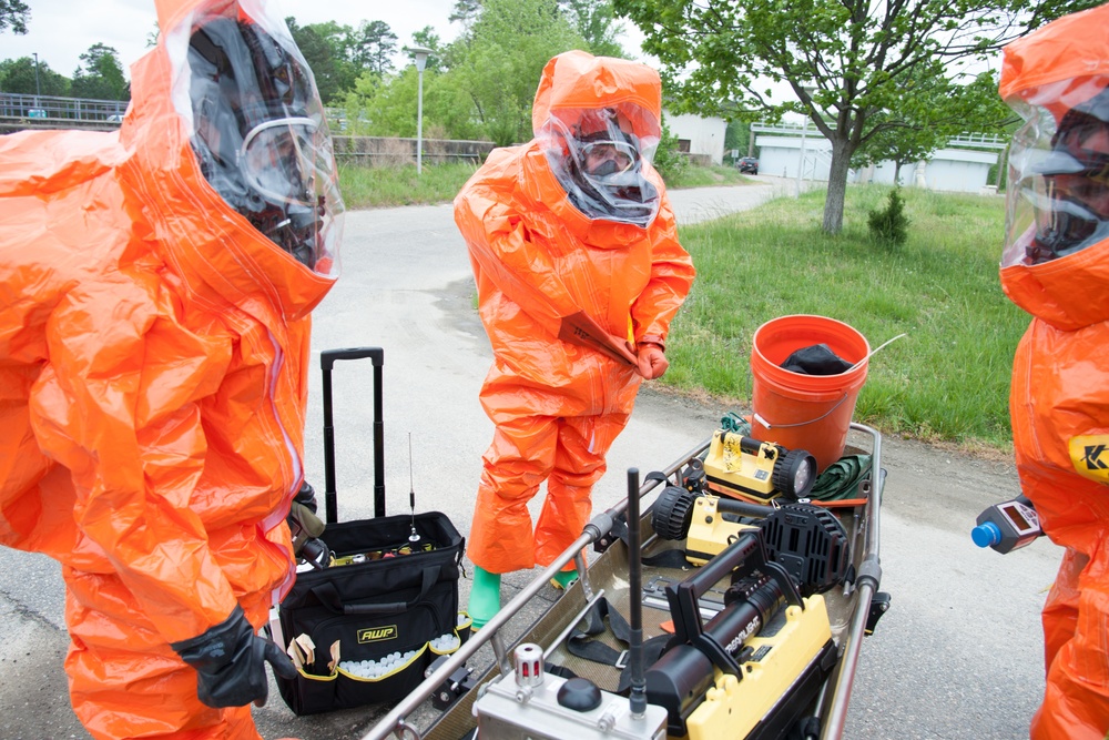 National Guard civil support teams train in Newport News during Vigilant Guard 18-3