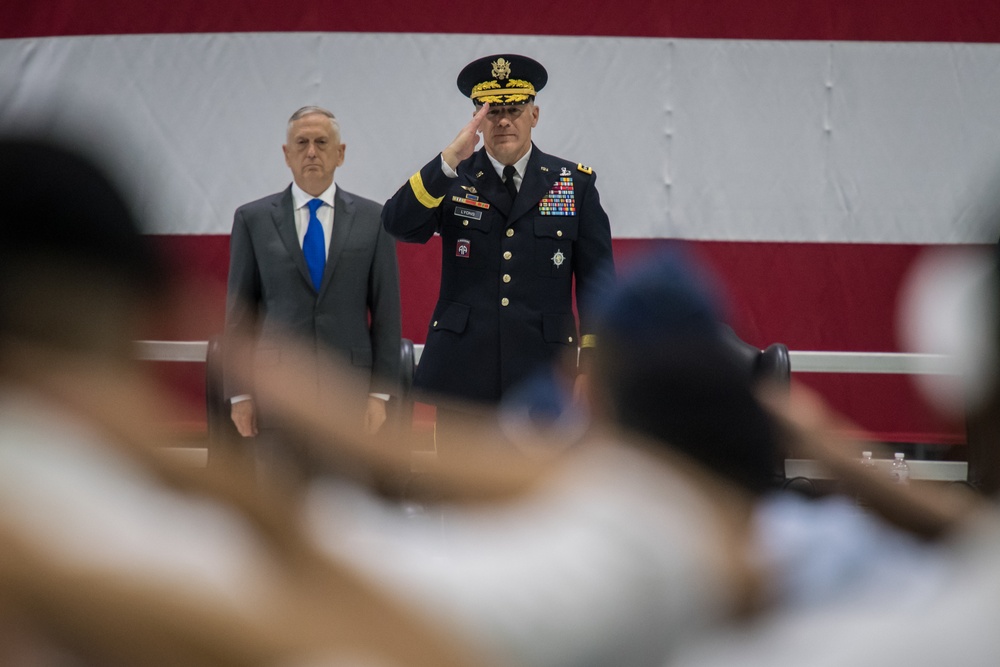 Lyons takes command of USTRANSCOM