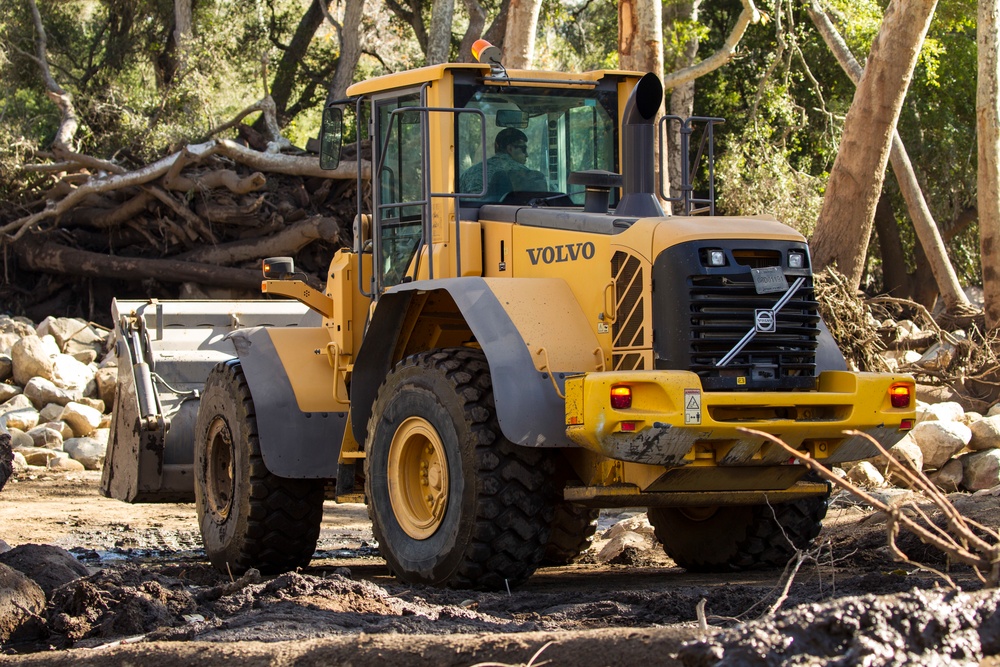 Cal Guard engineers clear Montecito mudslide debris