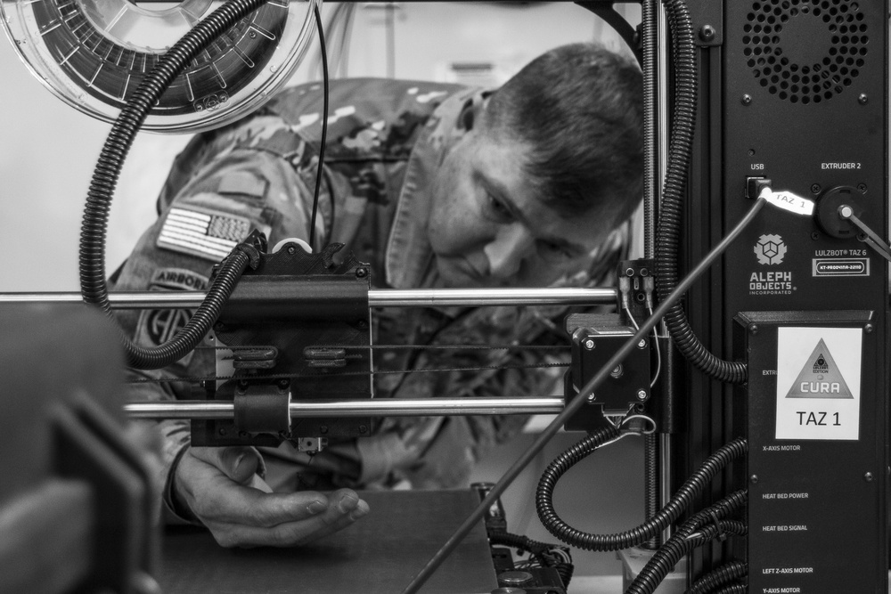 Army's First 3D Printer in Operation on Humphreys