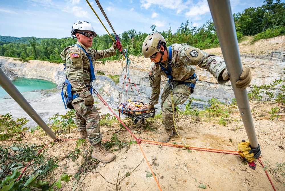 Soldiers Participate in Rope Rescue Course