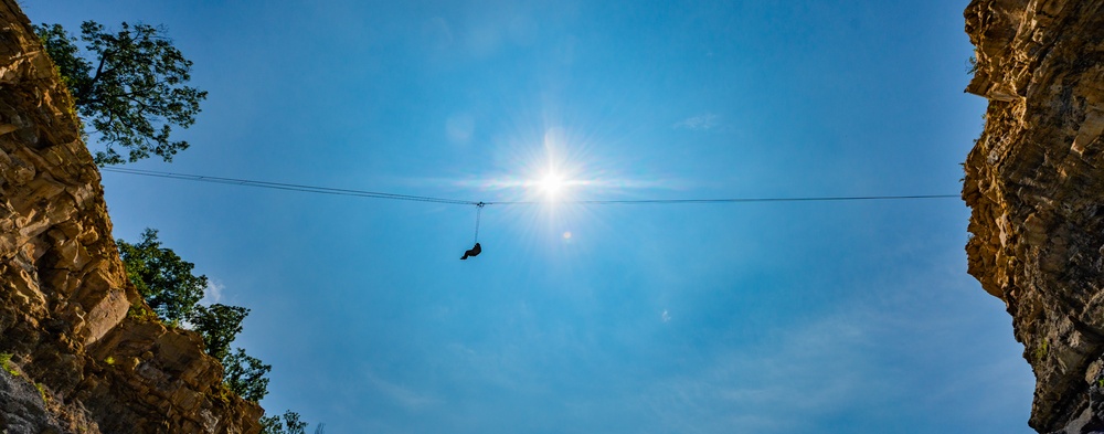 Soldiers Participate in Rope Rescue Course