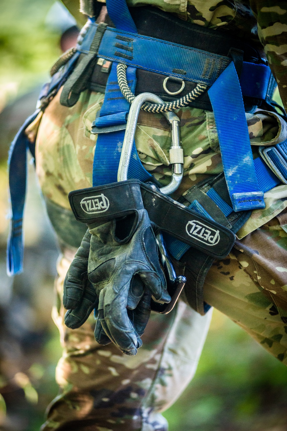 Soldiers Participate in Rope Rescue Course