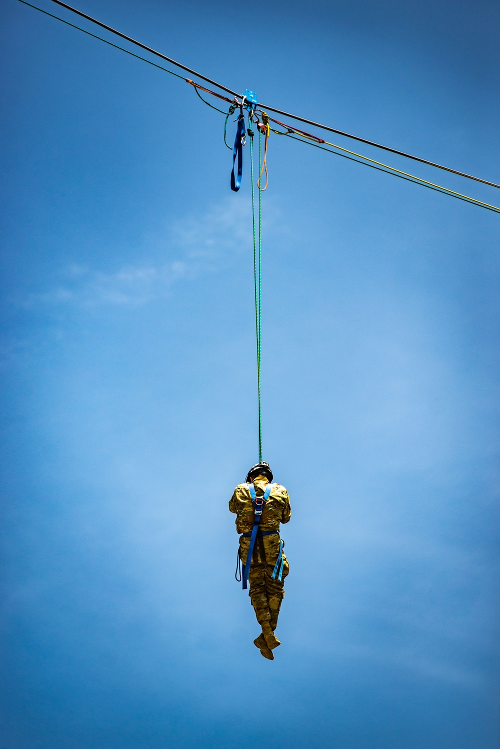 Soldiers Participate in Rope Rescue Course