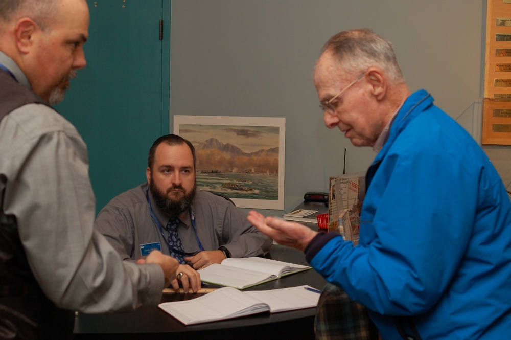 Veteran museum volunteer visits Naval Museum