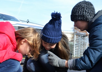 USACE Norfolk saves oysters, serves up STEM lesson