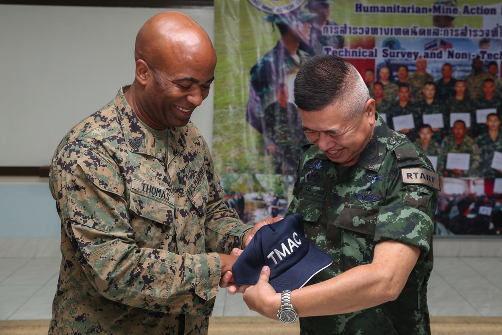 Thai Armed Forces Students Complete HMA 19-1 Instruction