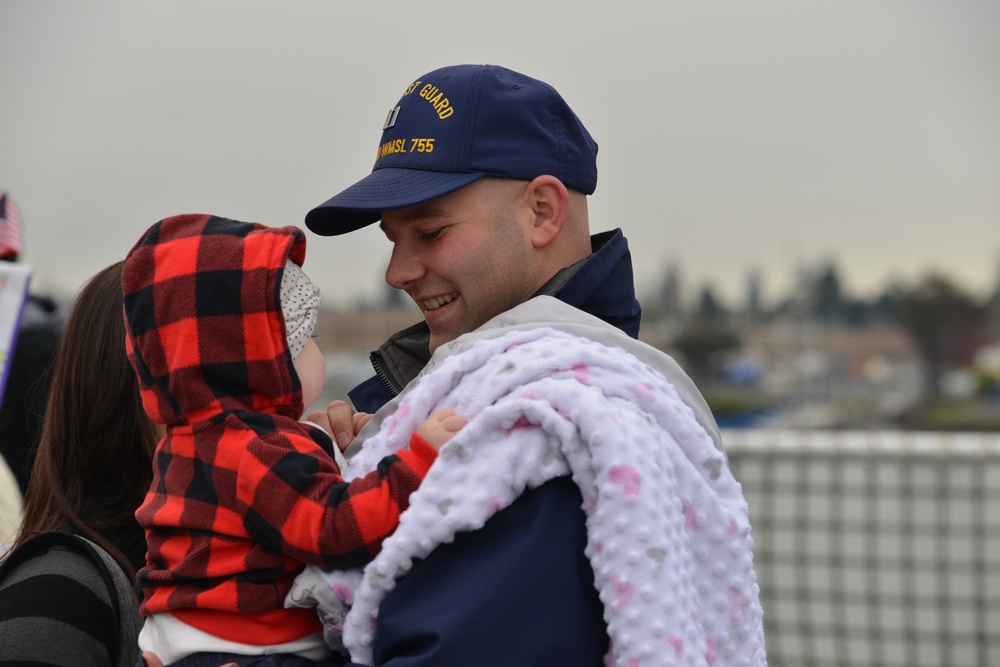 Coast Guard Cutter Munro returns home to Alameda on Christmas Eve