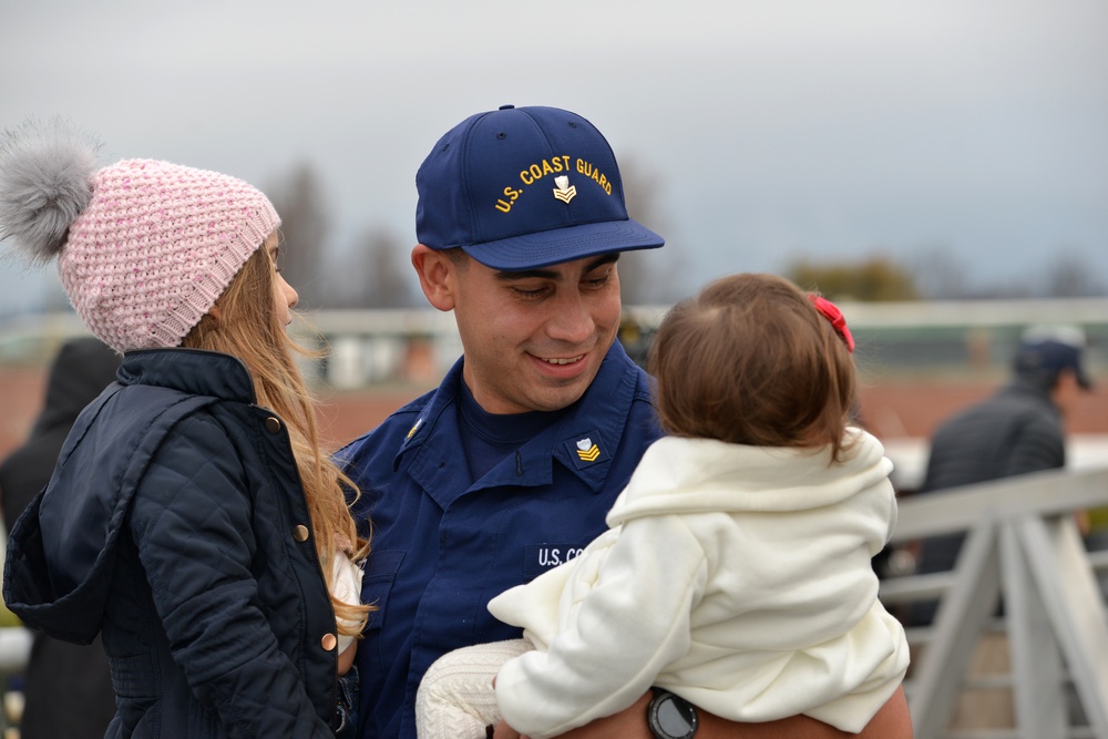 Coast Guard Cutter Munro returns home to Alameda on Christmas Eve