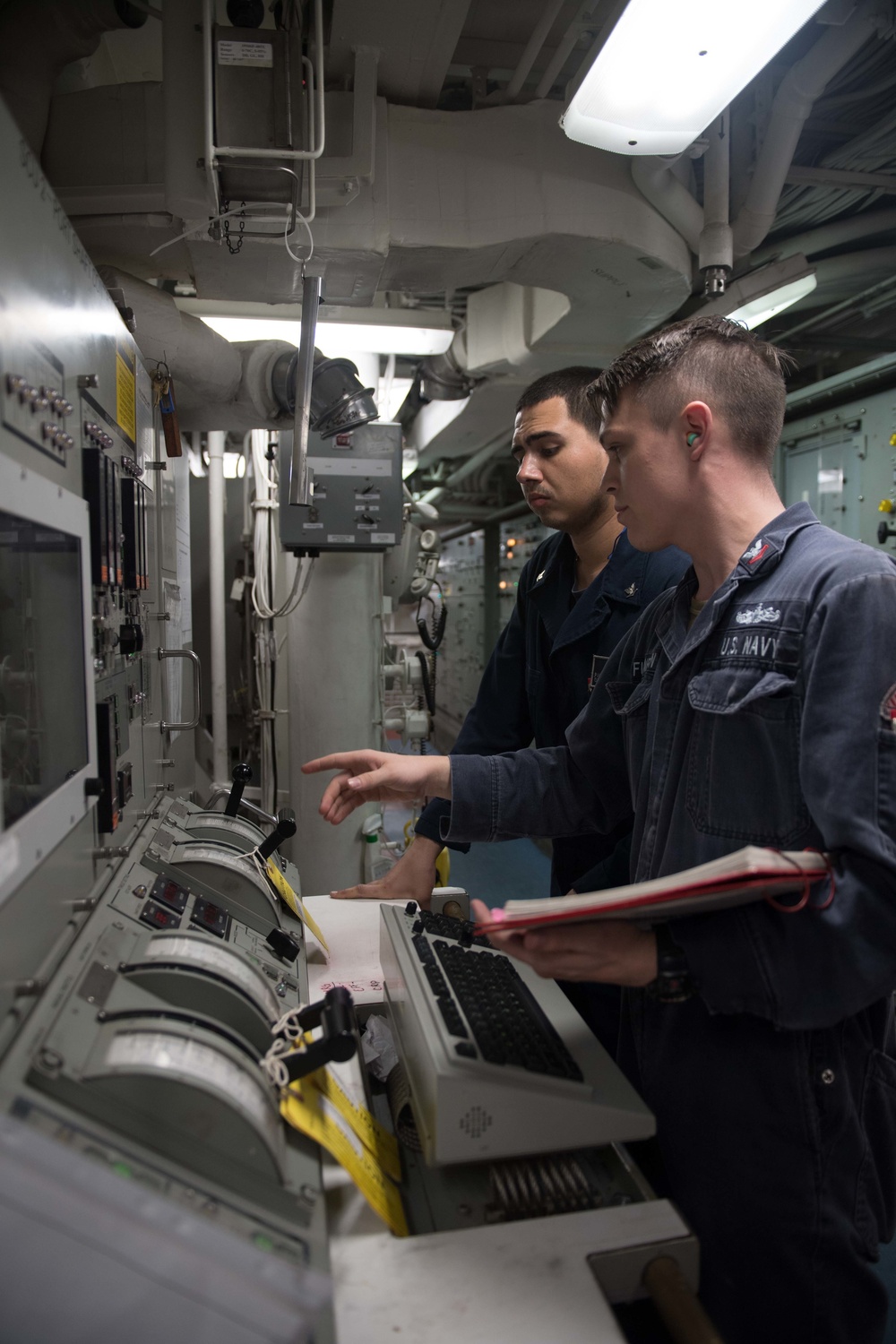 Stockdale Sailor Gives Training in Main Engine Room