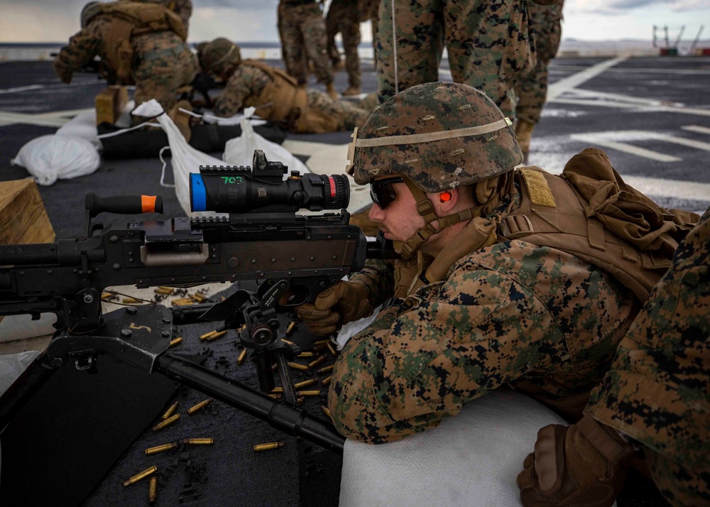22nd MEU Marines BZO machine guns in the Mediterranean