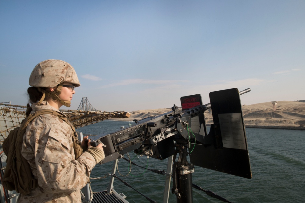 USS Anchorage transits Suez Canal