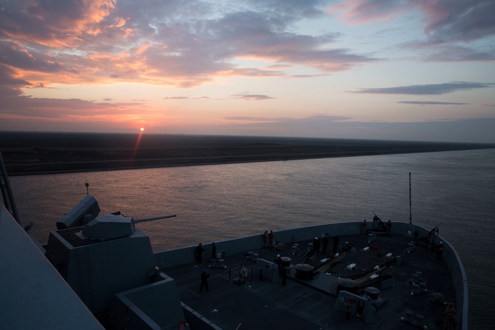 USS Anchorage transits Suez Canal