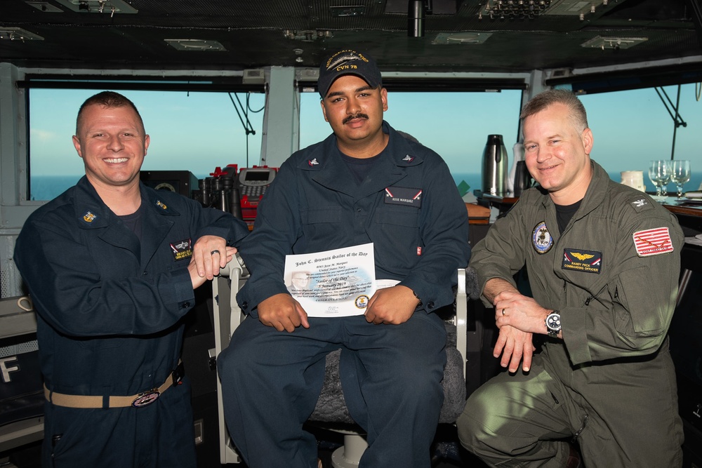 U.S. Sailor receives Sailor of the Day award